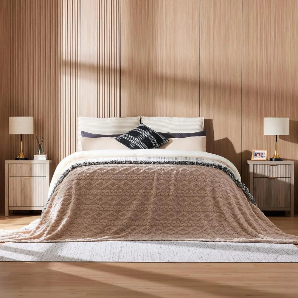 Night Stand Set 2, Fluted Nightstand with Charging Station, Modern End Table with 2 Drawers, Bed Side Tables Set
